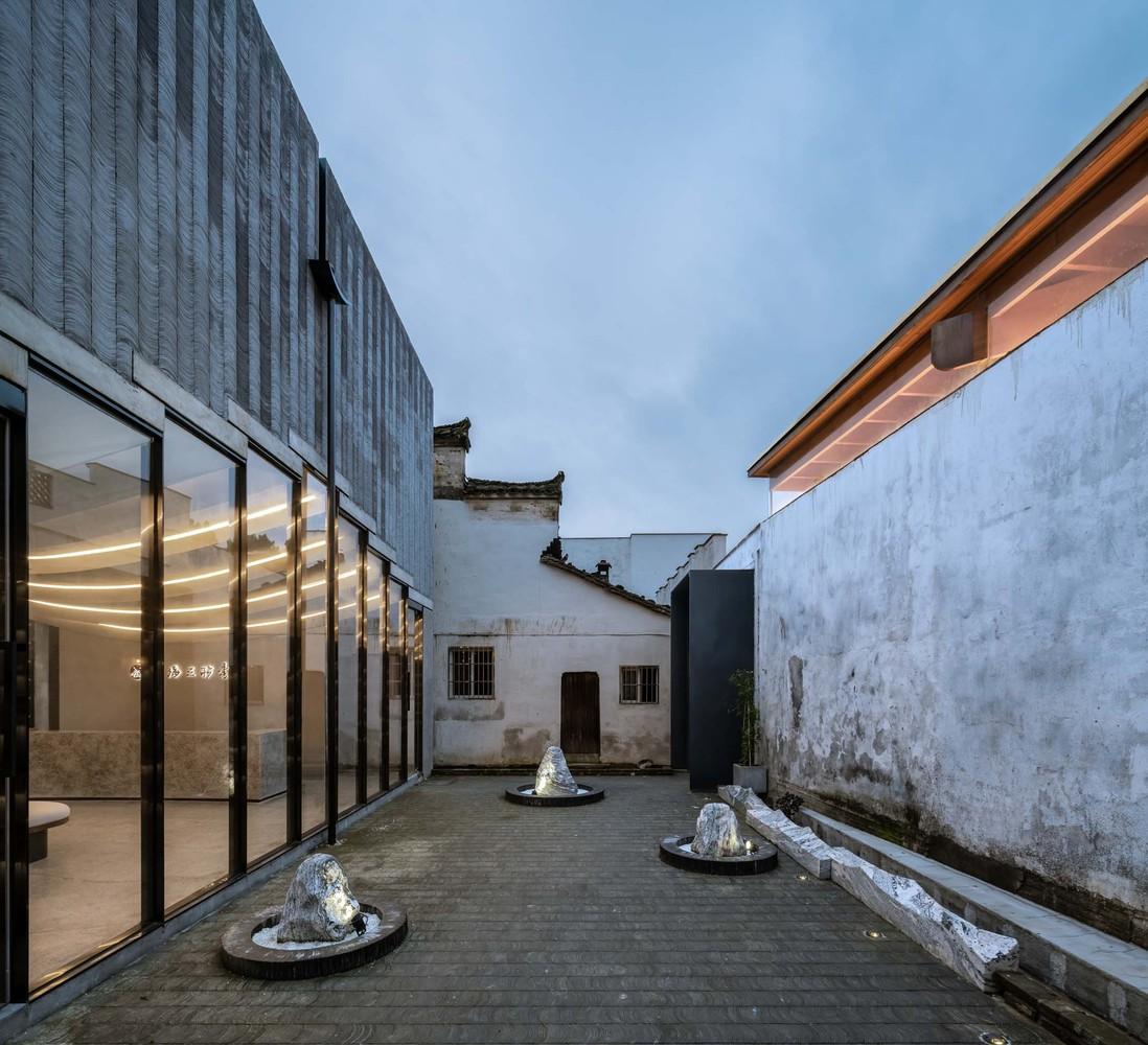 %E9%9D%92%E7%93%A6%E9%93%BA%E5%9C%B0_%C2%A9%E8%B5%B5%E5%A5%95%E9%BE%99.jpg %E9%9D%92%E7%93%A6%E9%93%BA%E5%9C%B0_%C2%A9%E8%B5%B5%E5%A5%95%E9%BE%99.jpg